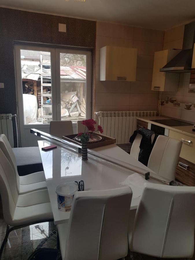 Casa Cojanu Hotel Petrozsény Kültér fotó