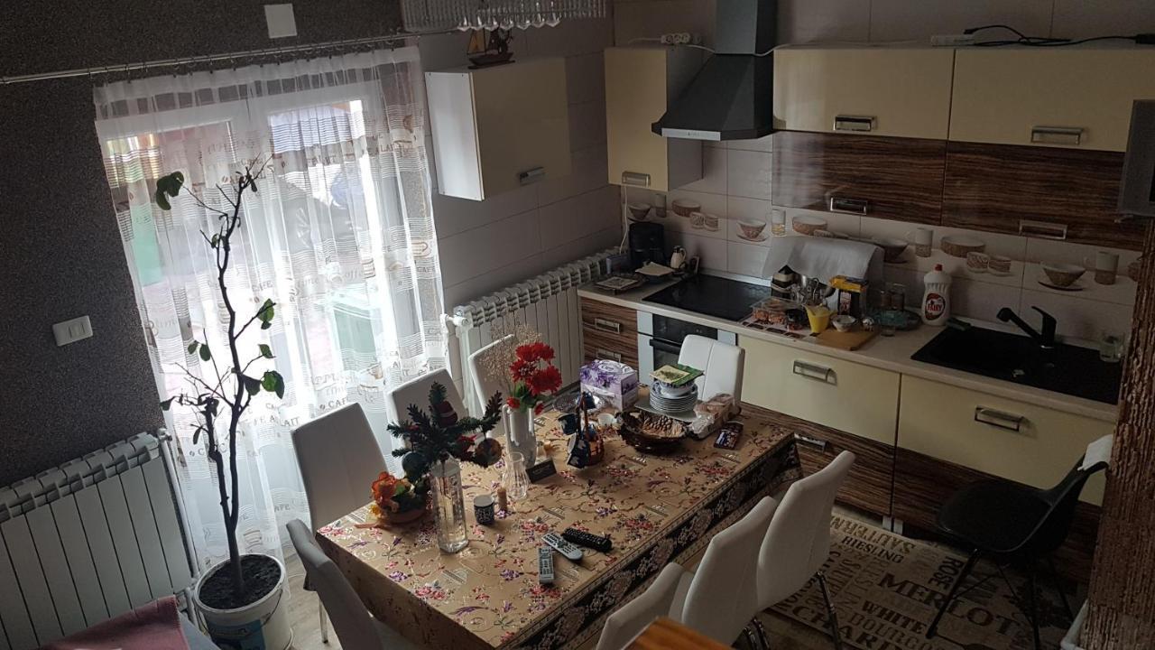 Casa Cojanu Hotel Petrozsény Kültér fotó